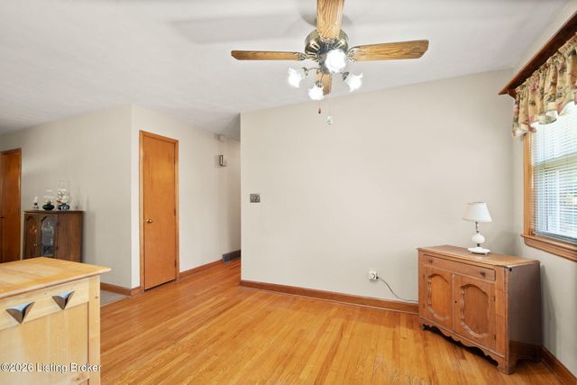 5812 Teakwood Ln, Louisville, KY 40258