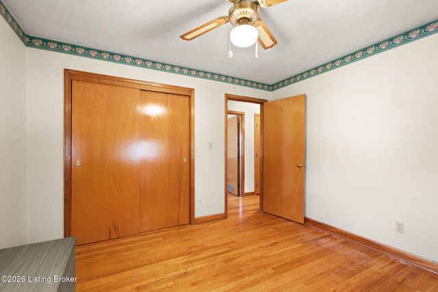 5812 Teakwood Ln, Louisville, KY 40258