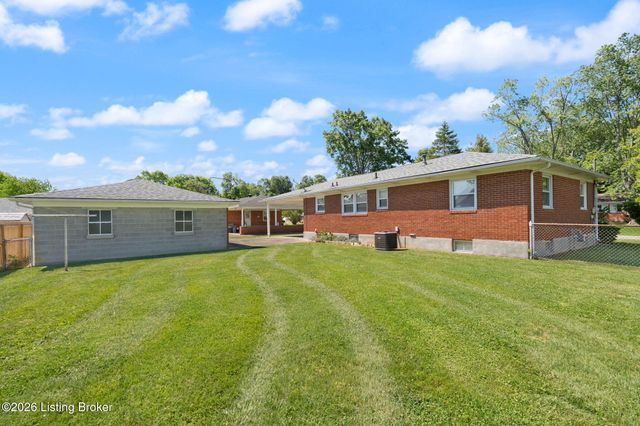 5812 Teakwood Ln, Louisville, KY 40258