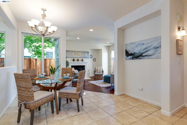 2381 Haile St, Alameda, CA 94501