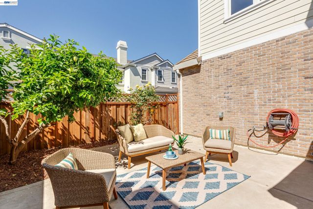 2381 Haile St, Alameda, CA 94501