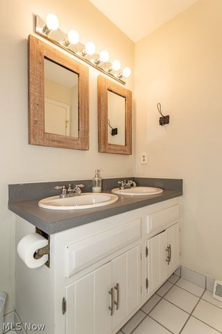 5133 Stansbury Drive, Solon, OH 44139