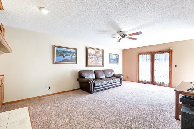 2460 S Bennett Ave, Wichita, KS 67217