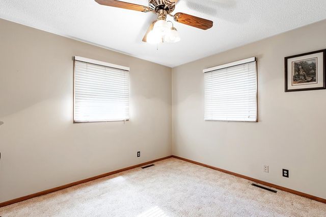 2460 S Bennett Ave, Wichita, KS 67217