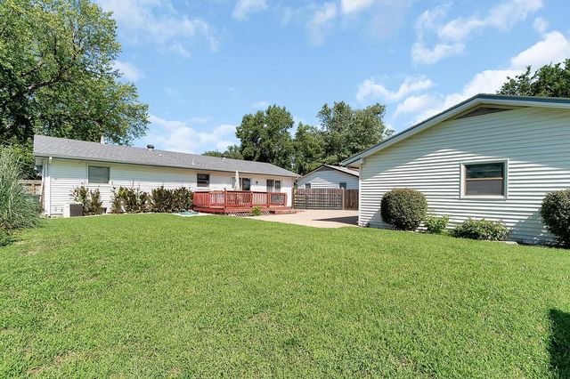 2460 S Bennett Ave, Wichita, KS 67217
