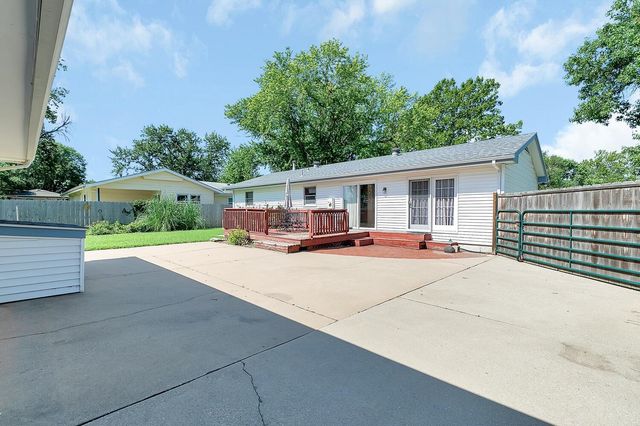 2460 S Bennett Ave, Wichita, KS 67217