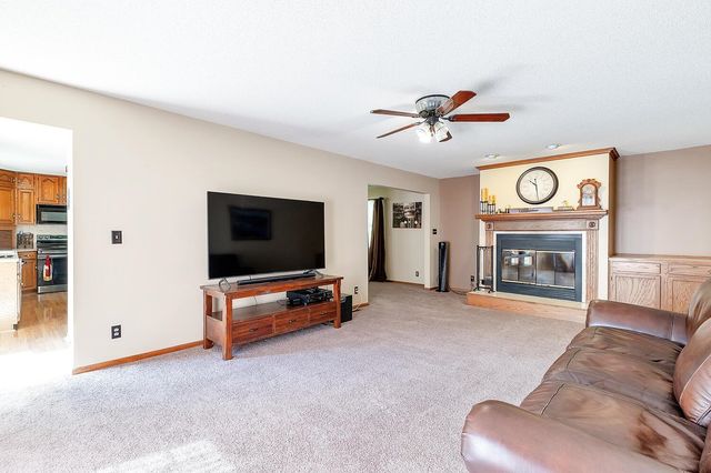 2460 S Bennett Ave, Wichita, KS 67217