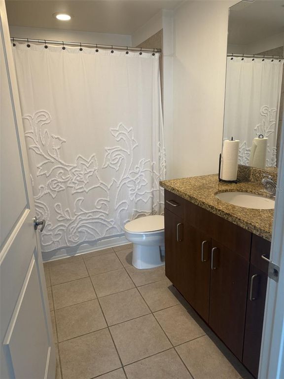 Image 9 of property listing at Address unavailable.