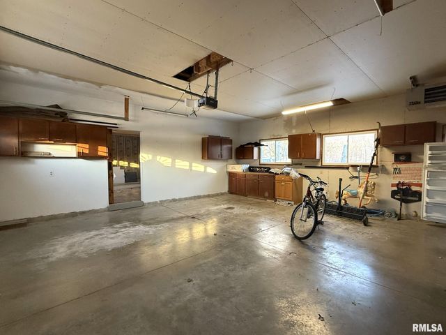 38 LINCOLN Street, Knoxville, IL 61448