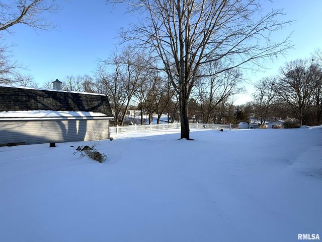 38 LINCOLN Street, Knoxville, IL 61448