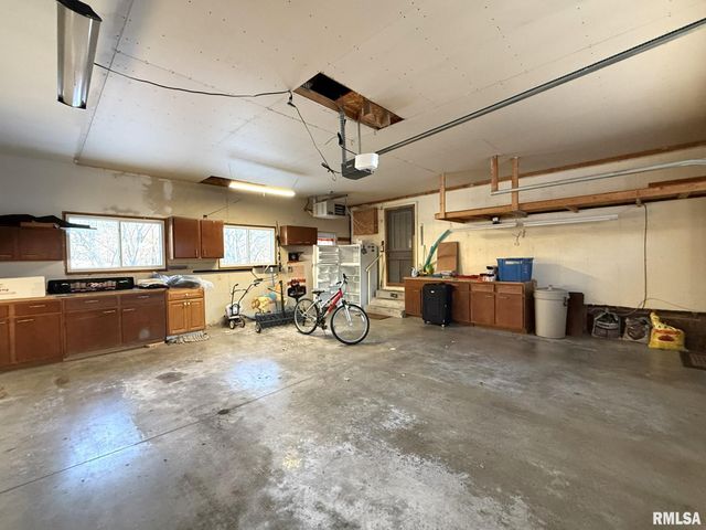 38 LINCOLN Street, Knoxville, IL 61448