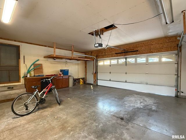 38 LINCOLN Street, Knoxville, IL 61448