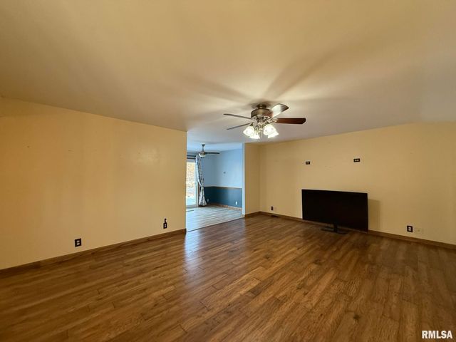 38 LINCOLN Street, Knoxville, IL 61448