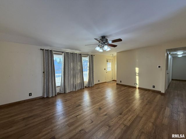 38 LINCOLN Street, Knoxville, IL 61448