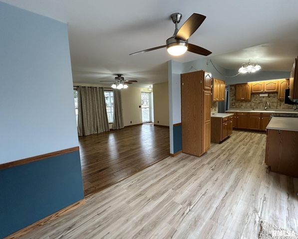 38 LINCOLN Street, Knoxville, IL 61448