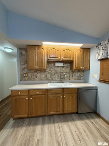 38 LINCOLN Street, Knoxville, IL 61448