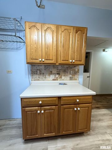 38 LINCOLN Street, Knoxville, IL 61448