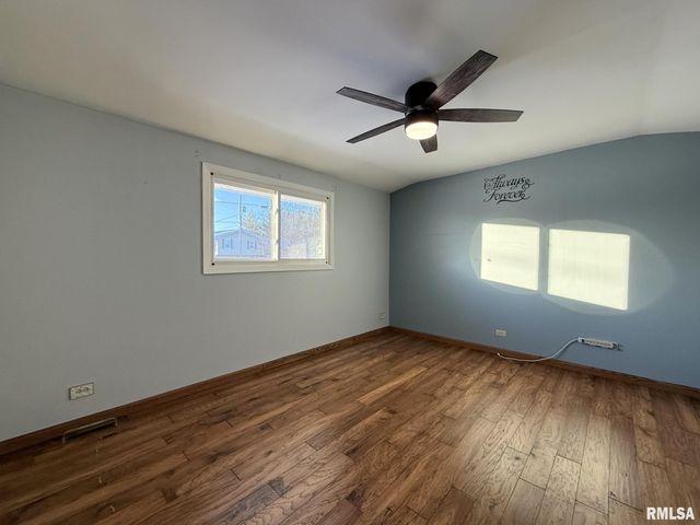 38 LINCOLN Street, Knoxville, IL 61448