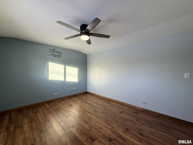 38 LINCOLN Street, Knoxville, IL 61448