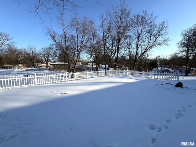 38 LINCOLN Street, Knoxville, IL 61448