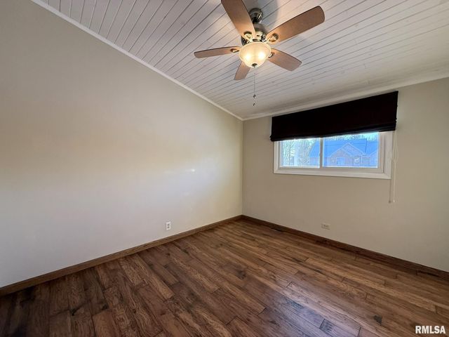 38 LINCOLN Street, Knoxville, IL 61448