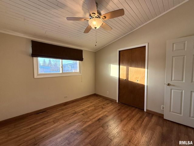 38 LINCOLN Street, Knoxville, IL 61448