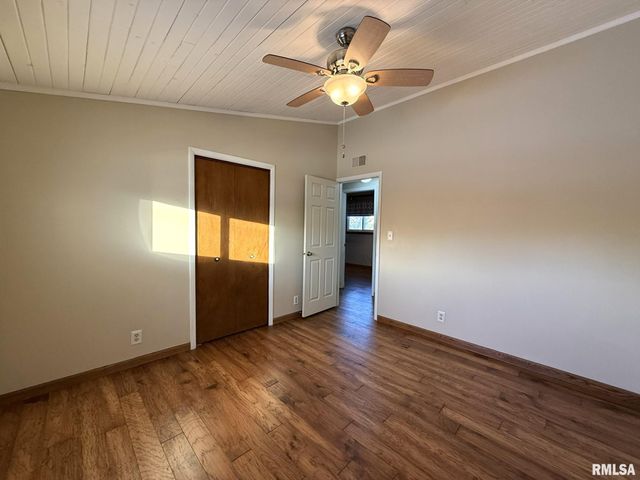 38 LINCOLN Street, Knoxville, IL 61448