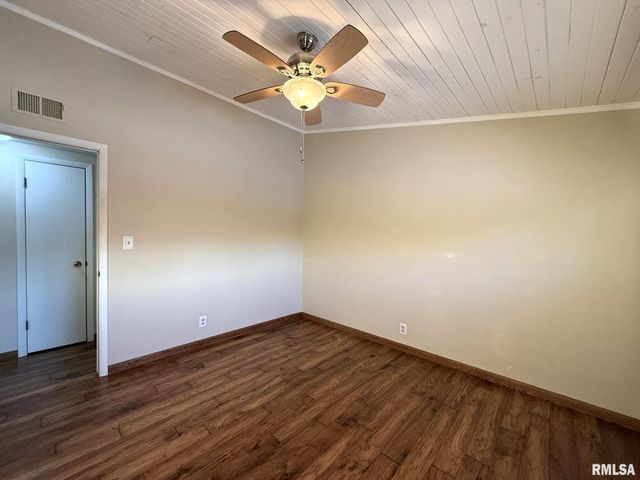 38 LINCOLN Street, Knoxville, IL 61448