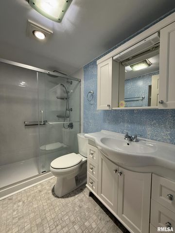 38 LINCOLN Street, Knoxville, IL 61448