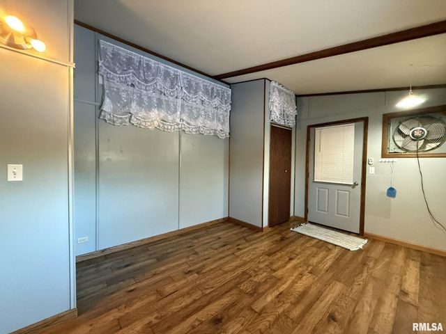 38 LINCOLN Street, Knoxville, IL 61448