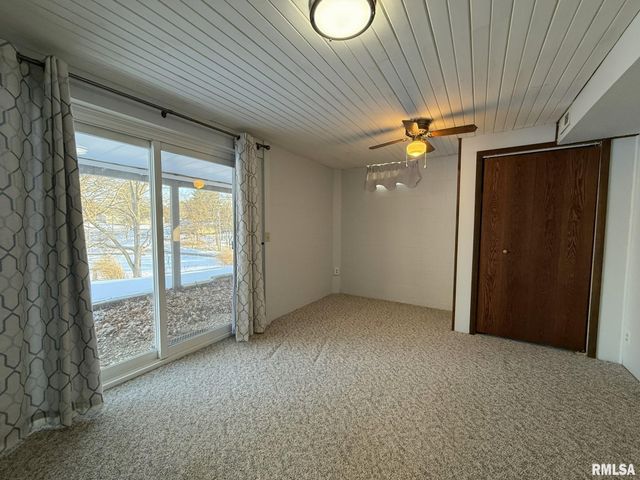 38 LINCOLN Street, Knoxville, IL 61448