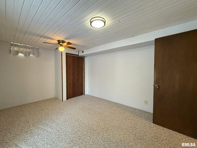 38 LINCOLN Street, Knoxville, IL 61448