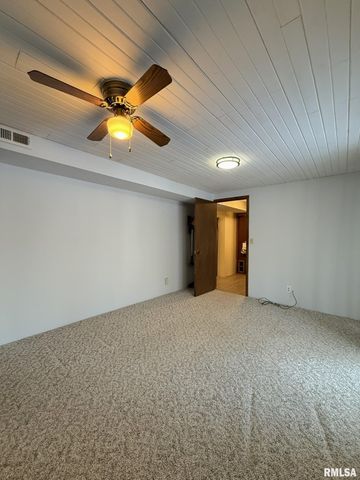 38 LINCOLN Street, Knoxville, IL 61448