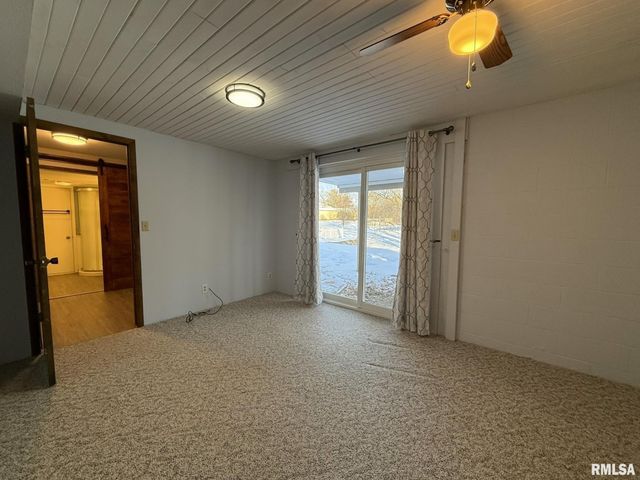 38 LINCOLN Street, Knoxville, IL 61448