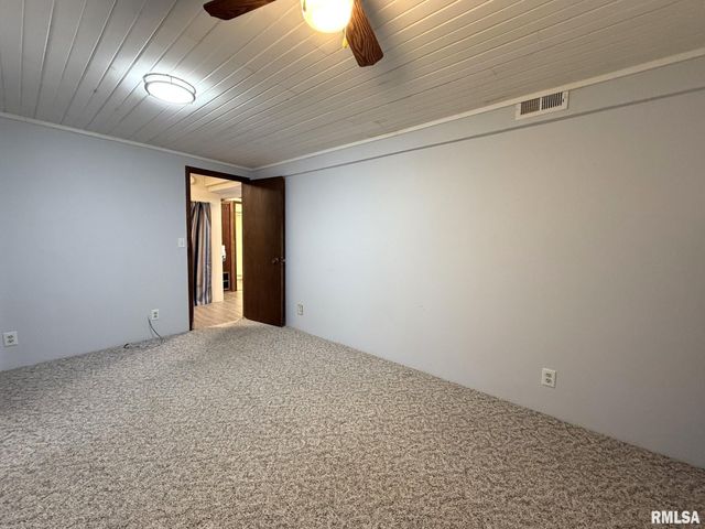 38 LINCOLN Street, Knoxville, IL 61448