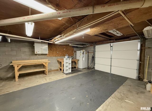 38 LINCOLN Street, Knoxville, IL 61448