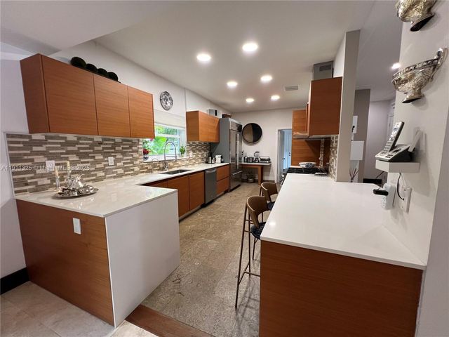 247 E East Shore Dr, Miami, FL 33133