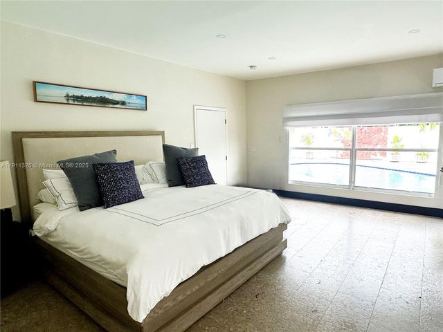 247 E East Shore Dr, Miami, FL 33133