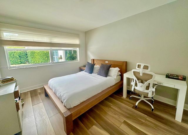 247 E East Shore Dr, Miami, FL 33133