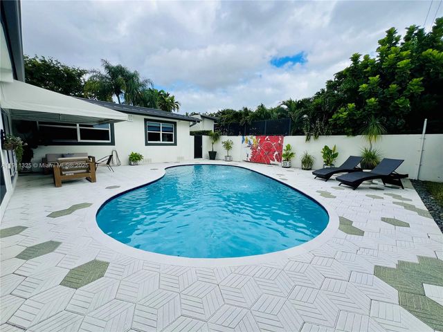 247 E East Shore Dr, Miami, FL 33133