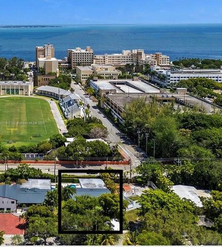 247 E East Shore Dr, Miami, FL 33133