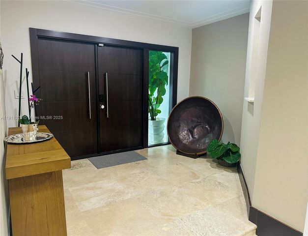 247 E East Shore Dr, Miami, FL 33133