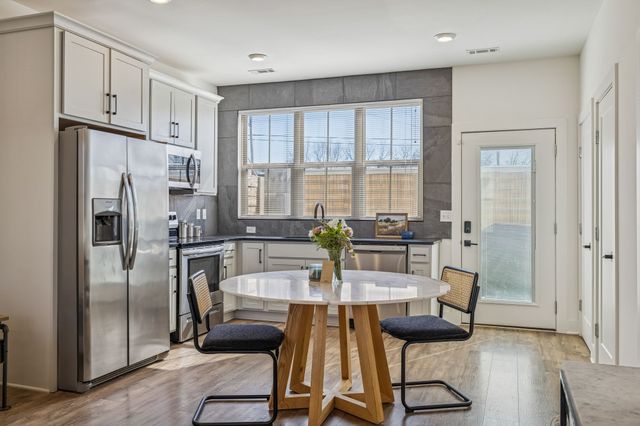 100 Thompson Ln Unit 6, Nashville, TN 37211