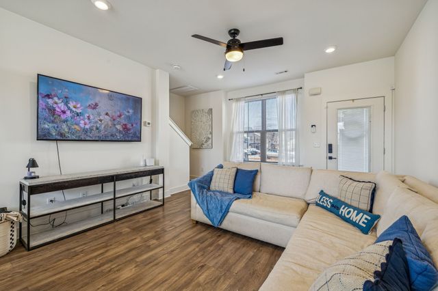 100 Thompson Ln Unit 6, Nashville, TN 37211