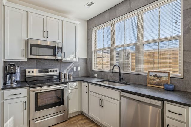 100 Thompson Ln Unit 6, Nashville, TN 37211