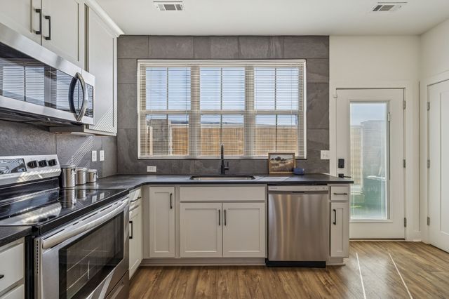 100 Thompson Ln Unit 6, Nashville, TN 37211