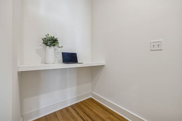 100 Thompson Ln Unit 6, Nashville, TN 37211