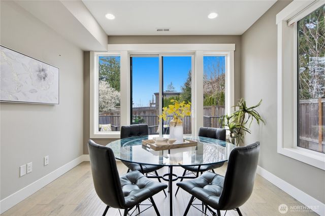 11422 NE 92nd Street, Kirkland, WA 98033