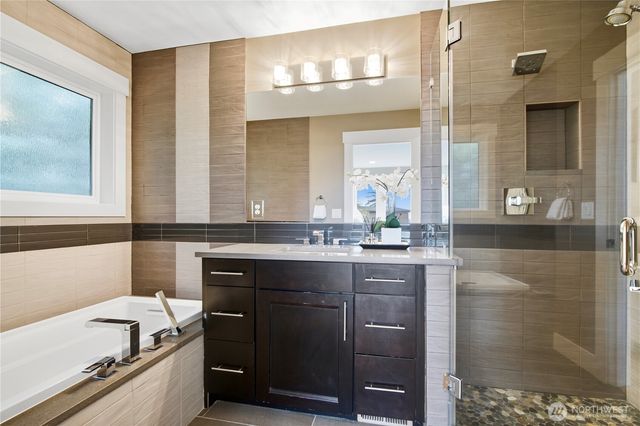 11422 NE 92nd Street, Kirkland, WA 98033