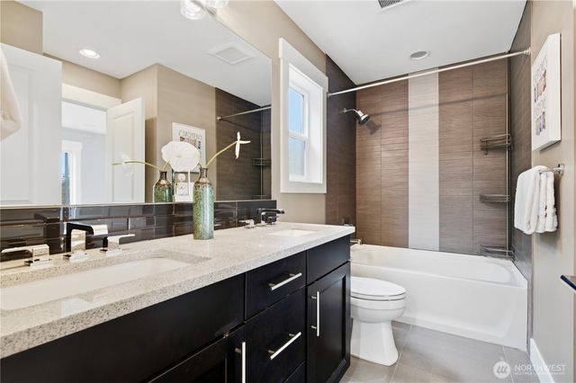 11422 NE 92nd Street, Kirkland, WA 98033